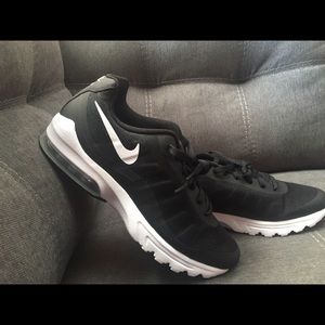 Nike Air Max Invigior! Brand new - Never worn!